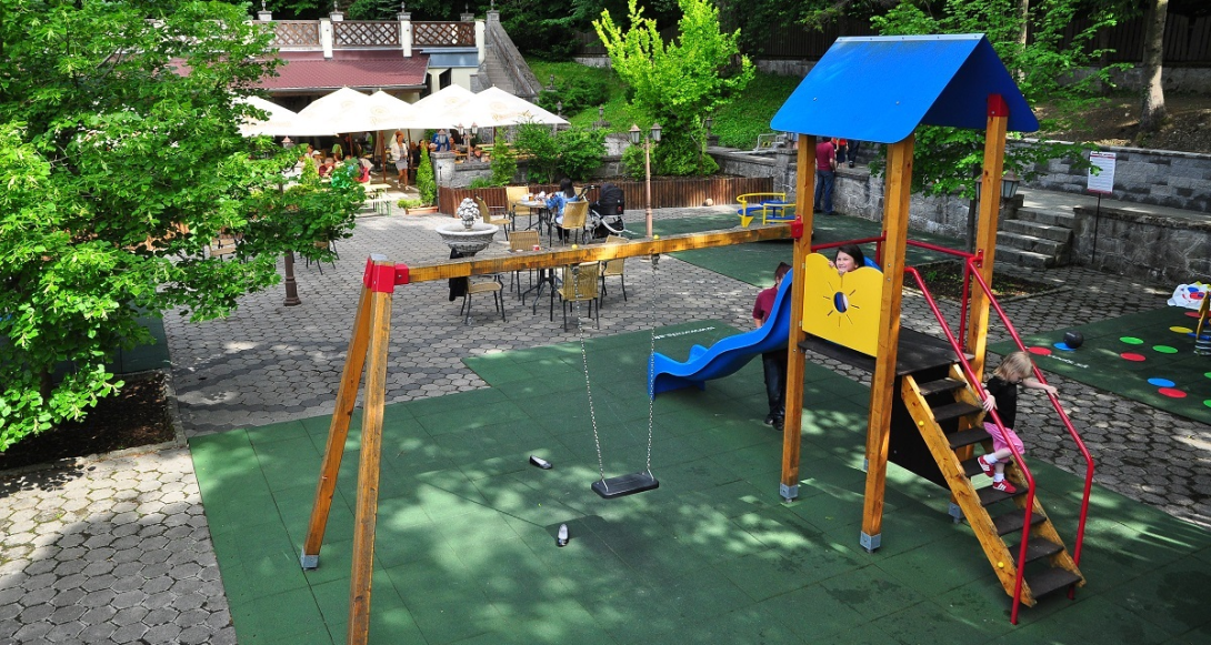 Hotel Bankov Garden Restaurant