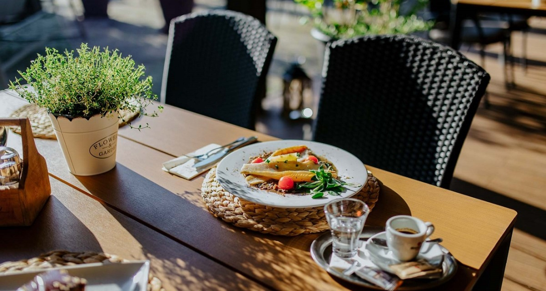Hotel Bankov Garden Restaurant