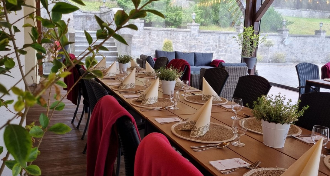 Hotel Bankov Garden Restaurant