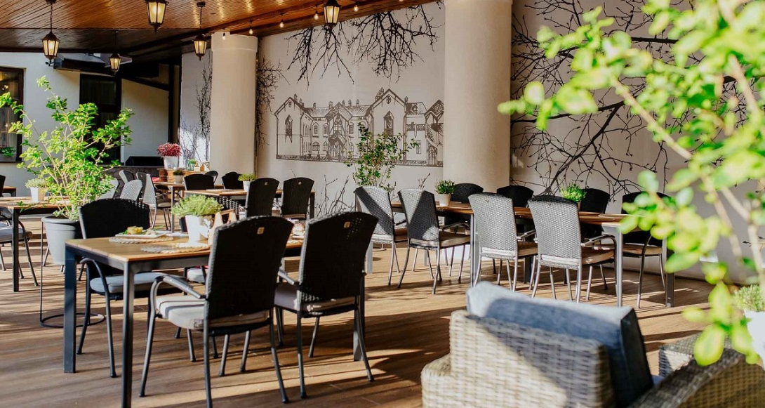 Hotel Bankov Garden Restaurant