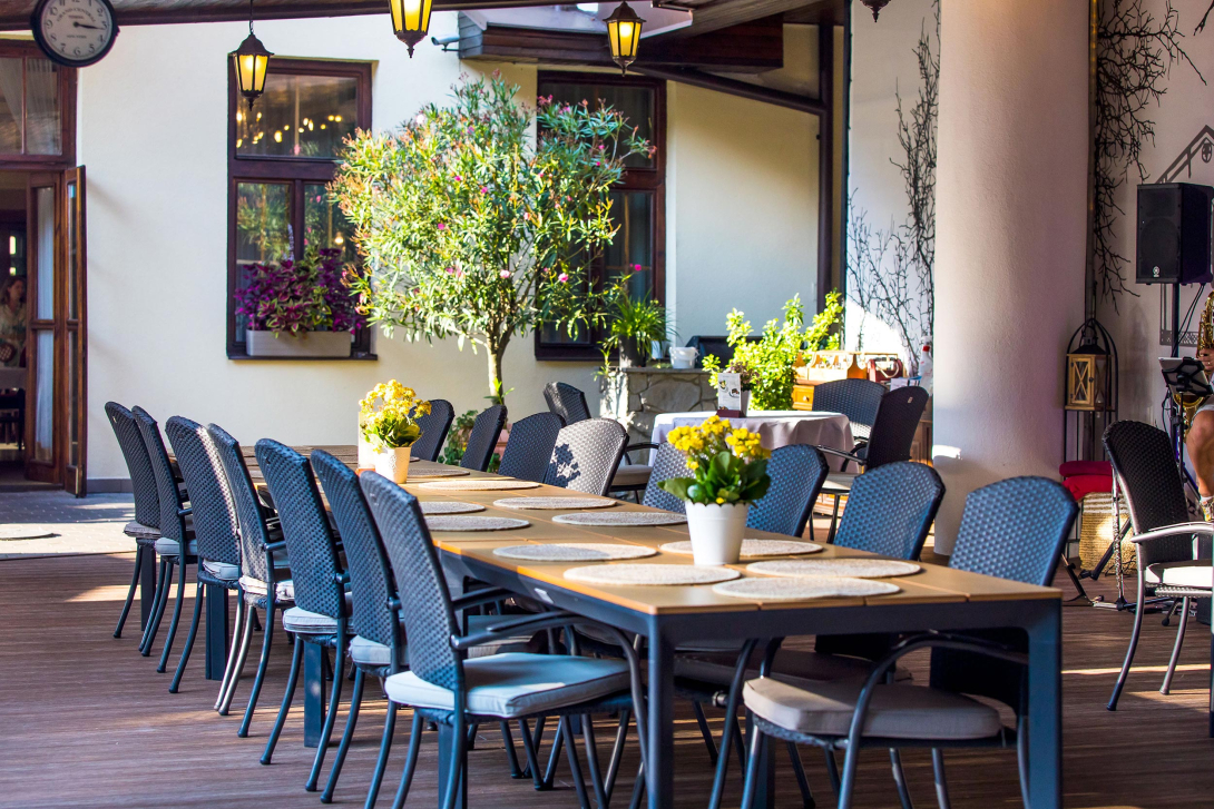 Hotel Bankov Garden Restaurant