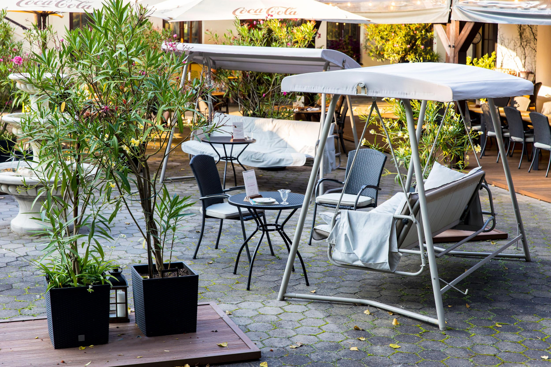 Hotel Bankov Garden Restaurant