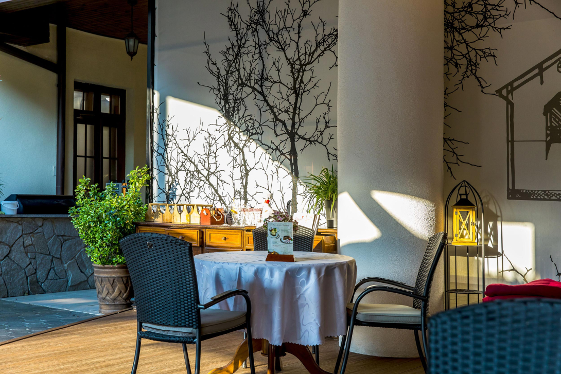 Hotel Bankov Garden Restaurant