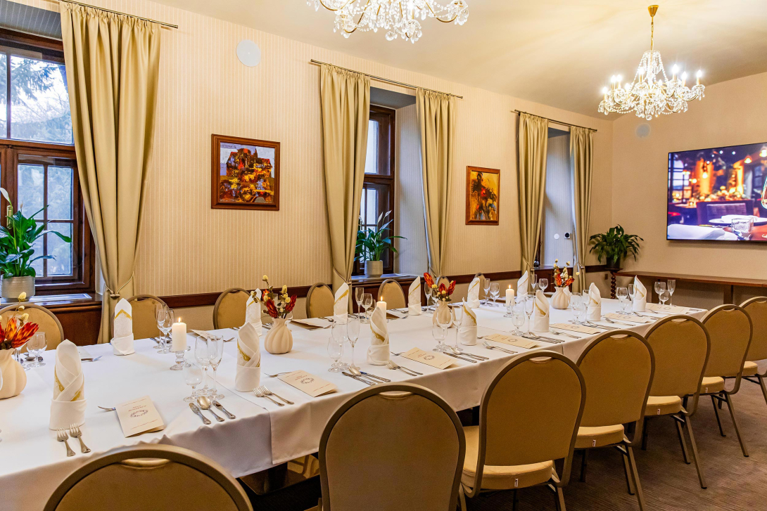 Rotary salónik Hotel Bankov Košice