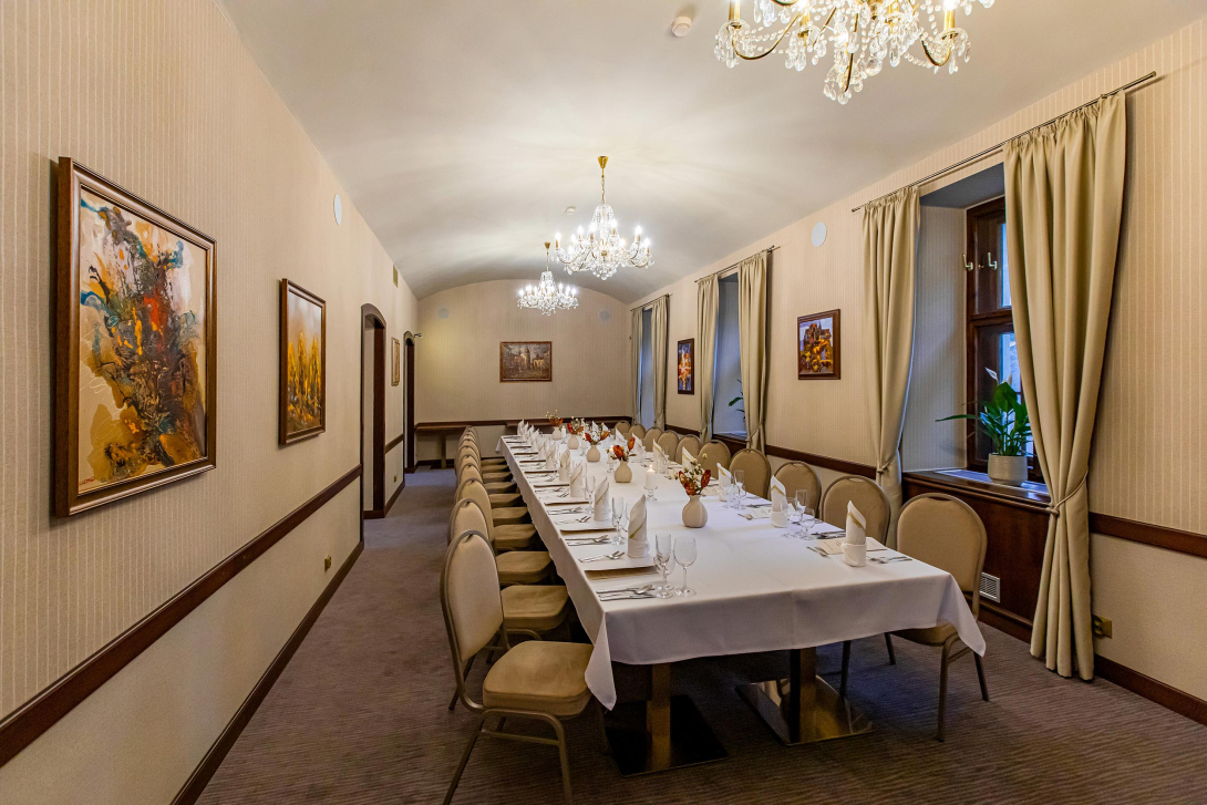 Rotary salónik Hotel Bankov Košice