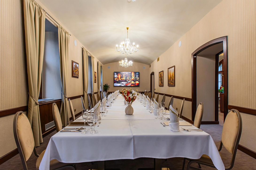 Rotary salónik Hotel Bankov Košice