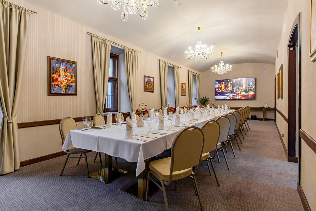 Rotary salónik Hotel Bankov Košice
